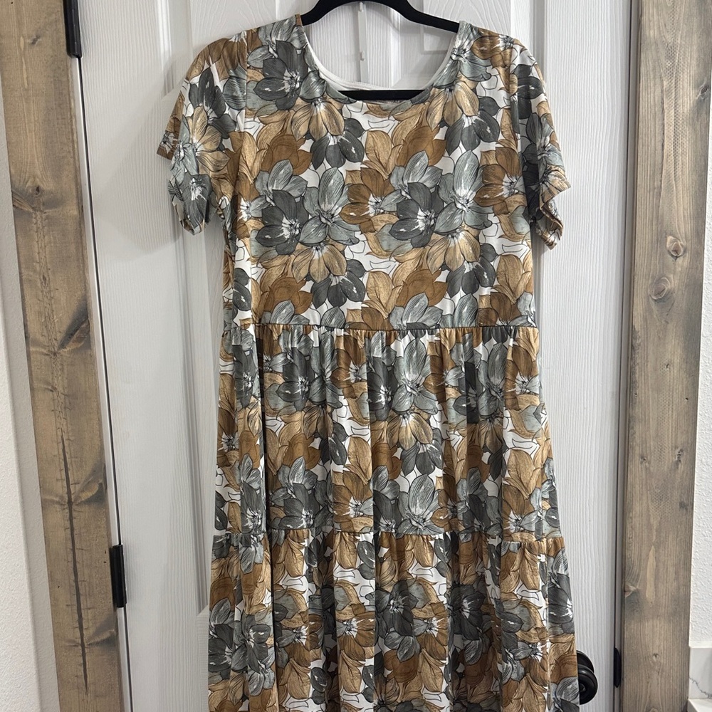 Inherit Floral Short Sleeve Dress